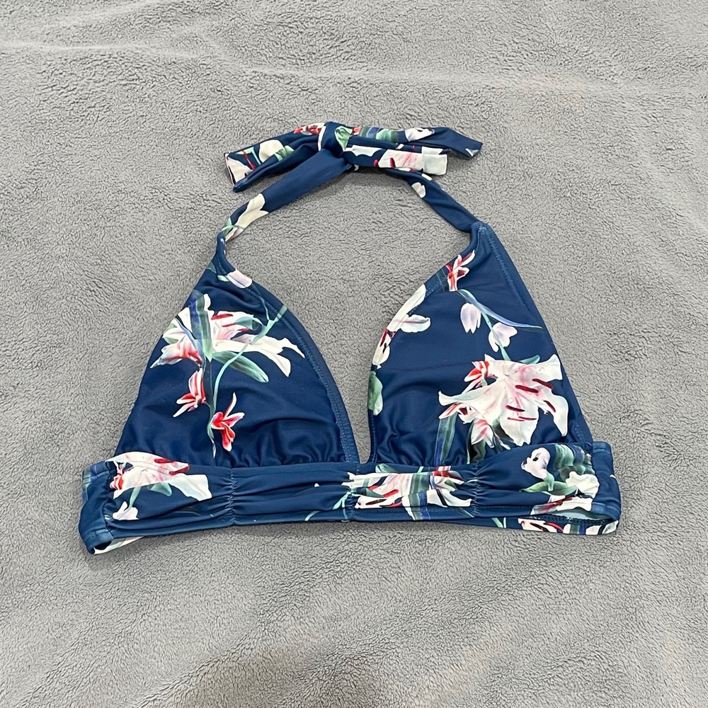 Target, floral bikini top. Fairly worn. Size medium.